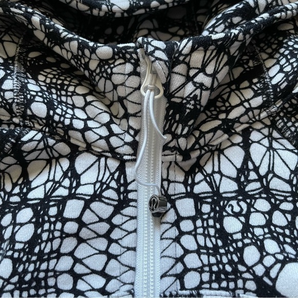 [lululemon] Scuba Hoodie -  White Black Glacier Lace Print - 6 - Picture 7 of 9
